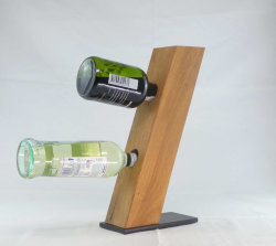 "Weinmeister" - Weinständer aus gehobeltem Eichenholz mit Flaschenhalterung und Bodenplatte Natur