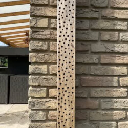 Nisthilfe Wildbiene des Jahres 2024 Große Blaue Holzbiene Massivholz Eiche Stamm 75cm